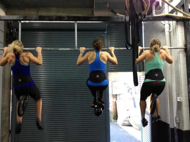 CrossFit Girl Pullups: Brooke Surtees, Stacey Harris, Claire Champine