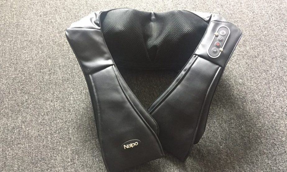 Naipo MGS-150DC Shoulder & Neck Massager with Shiatsu Kneading Massage and  Heat for sale online